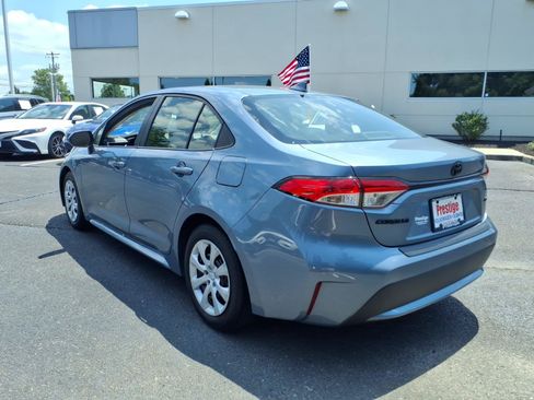 Used 2021 Toyota Corolla LE w/ Carpet Mat Package (TMS) FWD image 4