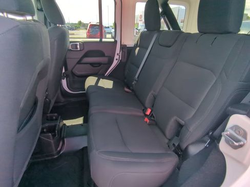 Used 2021 Jeep Wrangler Unlimited Sahara w/ Safety Group AWD/4WD image 22