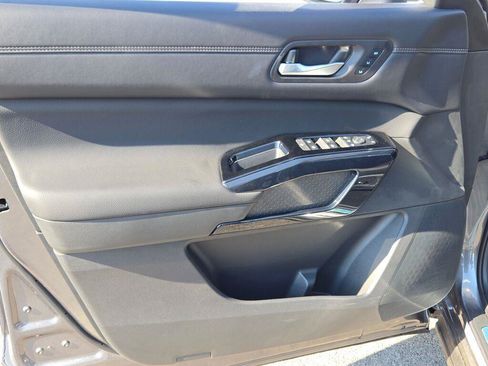 New 2026 Nissan Pathfinder Platinum AWD/4WD image 18