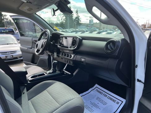 Used 2021 Toyota Tacoma SR AWD/4WD image 35