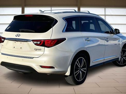 Used 2019 INFINITI QX60 Luxe w/ Sensory Package image 2