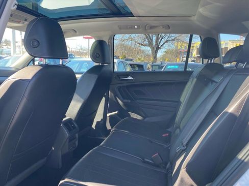 Used 2022 Volkswagen Tiguan SE image 19