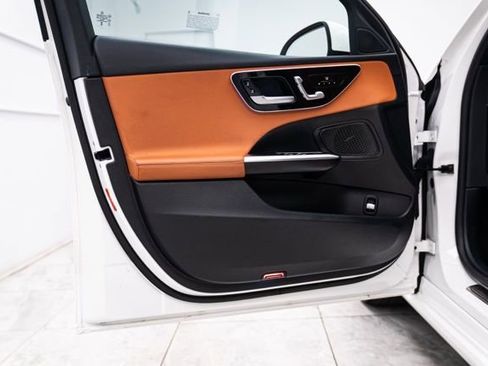 Used 2025 Mercedes-Benz C 300 4MATIC Sedan image 23