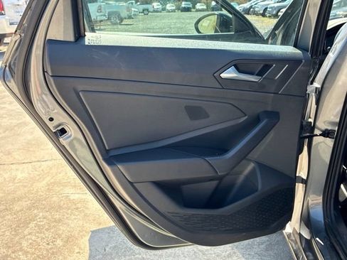 Used 2025 Volkswagen Jetta Sport FWD image 33