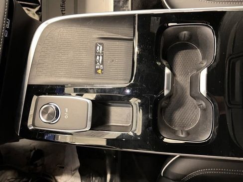 Used 2025 Buick Enclave Preferred image 32