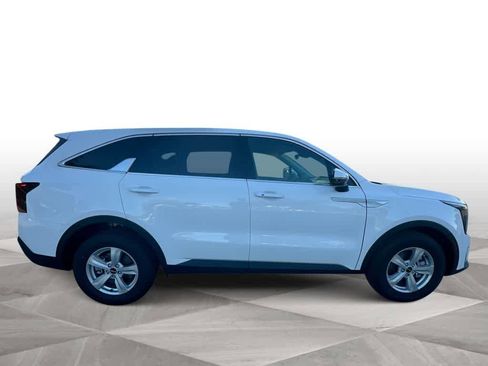 New 2026 Kia Sorento LX image 9