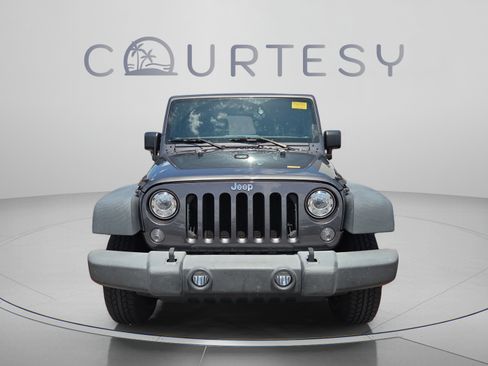 Used 2018 Jeep Wrangler Sport w/ Connectivity Group AWD/4WD image 3
