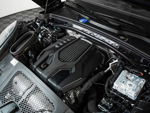 Used 2024 Porsche Macan image 13