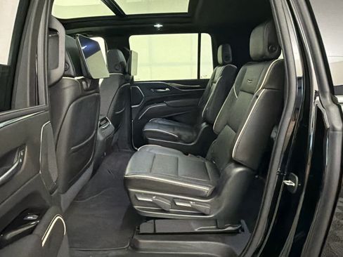 Used 2021 Cadillac Escalade ESV Premium Luxury RWD image 16