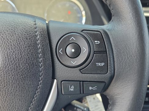 Used 2017 Toyota Corolla SE FWD image 21