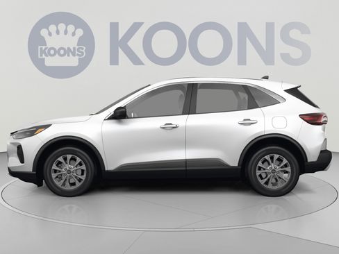 Used 2023 Ford Escape Active AWD/4WD image 2