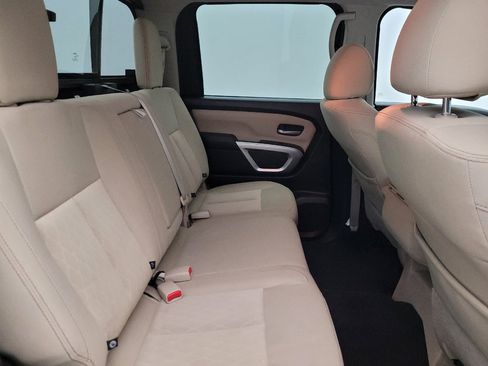 Used 2017 Nissan Titan SV RWD image 19