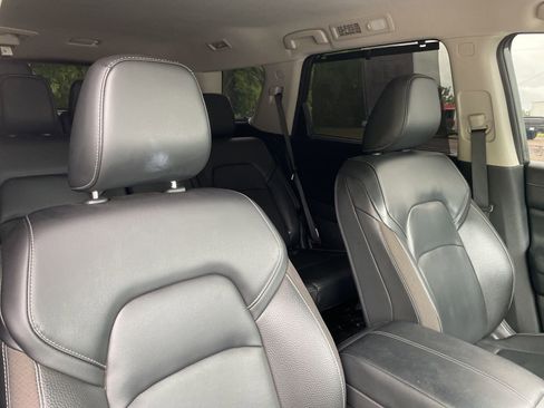 Used 2023 Nissan Pathfinder SL w/ Lighting Package (N92) image 30