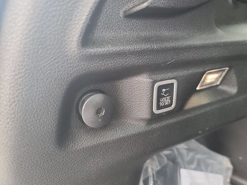 Used 2023 Jeep Grand Cherokee L Laredo image 34