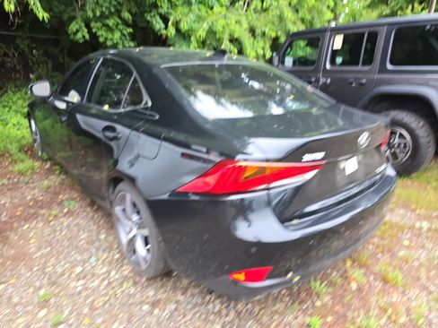 Used 2018 Lexus IS 300 w/ Premium Package RWD image 3