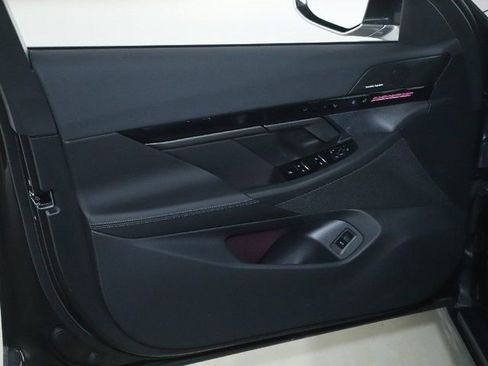 Used 2026 BMW 530i xDrive w/ Premium Package image 18