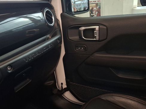 Used 2022 Jeep Wrangler Unlimited Rubicon w/ Xtreme Recon 35" Tire Package image 27