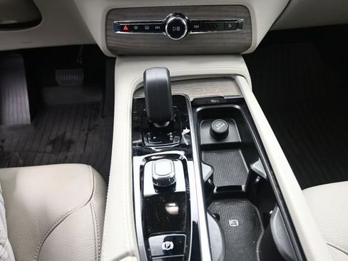 Used 2023 Volvo XC90 B6 Plus w/ Protection Package Premier AWD/4WD image 13