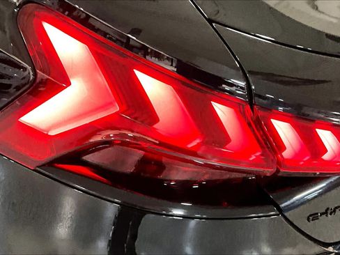 Used 2024 Audi e-tron GT Premium Plus image 30