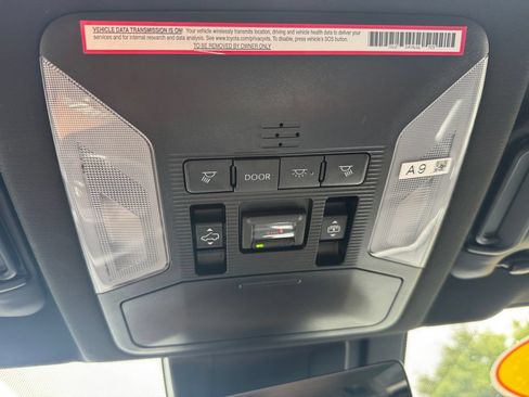 Used 2023 Toyota RAV4 XSE AWD/4WD image 25