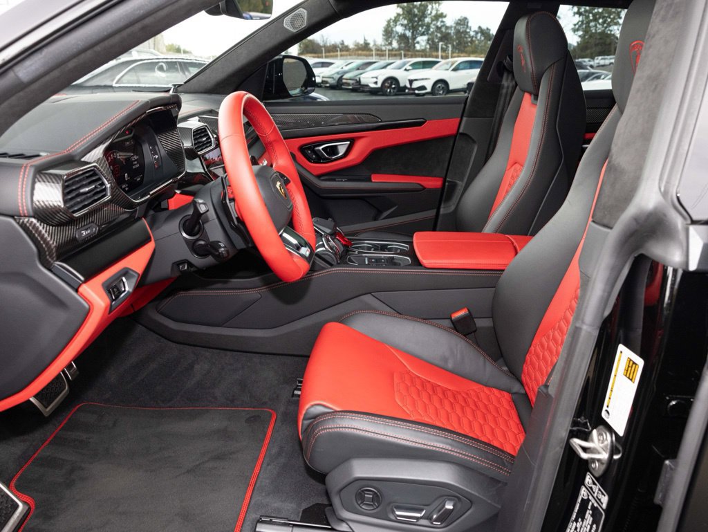 Used 2022 Lamborghini Urus AWD/4WD image 23