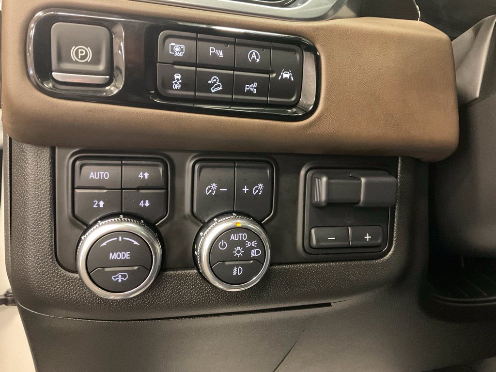 Used 2025 GMC Yukon XL Denali Ultimate w/ LPO, Floor Liner Package AWD/4WD image 14