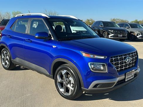 Used 2025 Hyundai Venue SEL image 15