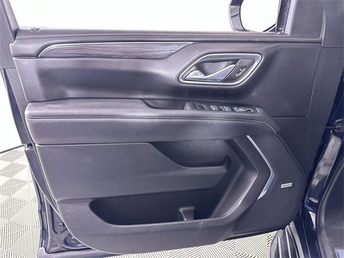 Used 2021 GMC Yukon XL SLT w/ SLT Premium Package image 23