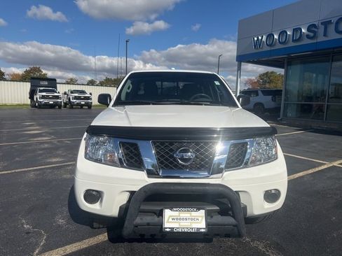 Used 2016 Nissan Frontier SV image 8