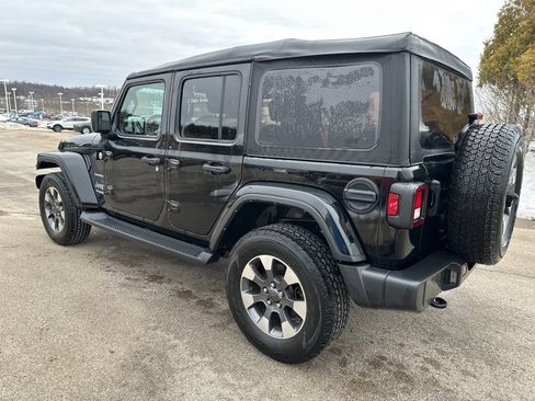 Used 2022 Jeep Wrangler Unlimited Sahara image 5