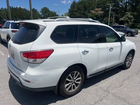 Used 2015 Nissan Pathfinder SL w/ SL Tech Package FWD image 3