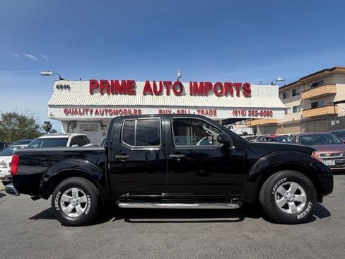 Used 2013 Nissan Frontier SV w/ SV Value Truck Pkg RWD image 1