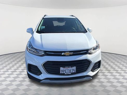 Used 2017 Chevrolet Trax LT w/ LT Convenience Package AWD/4WD image 2