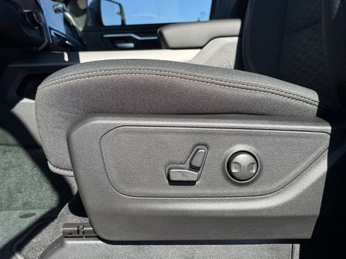 New 2026 RAM 1500 4x4 Crew Cab image 13