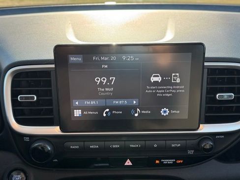 Used 2025 Hyundai Venue SEL image 15