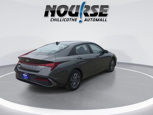 Used 2024 Hyundai Elantra SEL FWD image 8