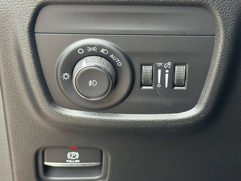 Used 2025 Jeep Grand Cherokee L Limited AWD/4WD image 34