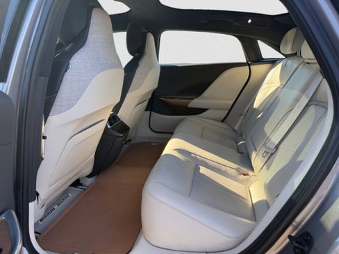 Used 2023 Lucid Air Grand Touring image 17