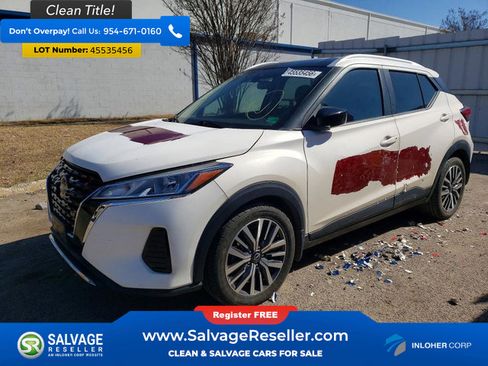 Used 2022 Nissan Kicks SV image 1