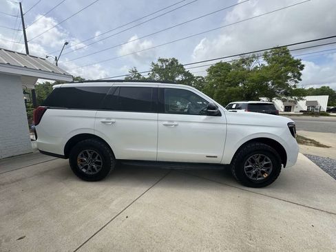 Used 2025 Ford Expedition Tremor image 5