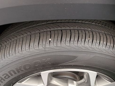 Used 2025 Chevrolet Trax LT image 13