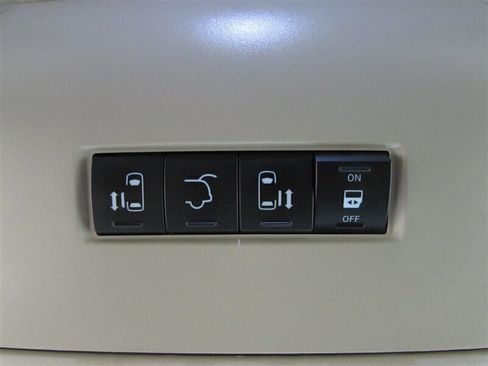 Used 2014 Chrysler Town & Country Touring image 69