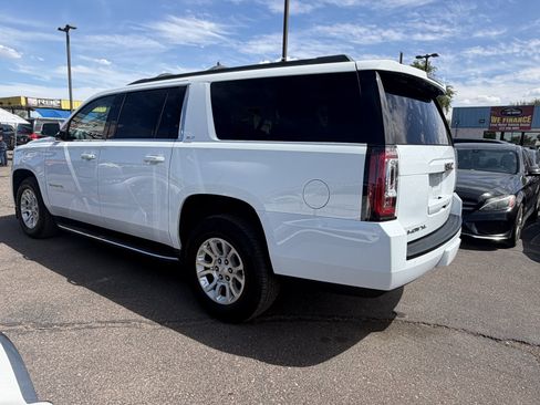 Used 2017 GMC Yukon XL SLT AWD/4WD image 5