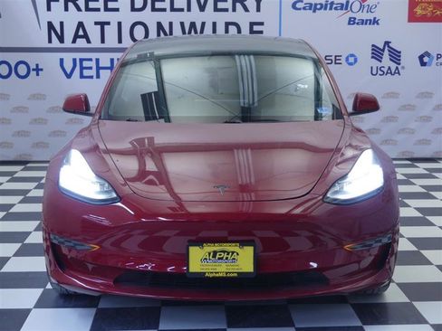 Used 2019 Tesla Model 3 Standard Range Plus image 2