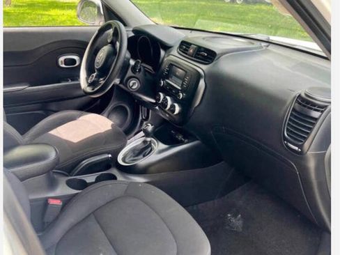 Used 2019 Kia Soul FWD image 4