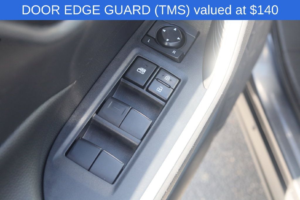 Used 2021 Toyota RAV4 XLE w/ Convenience Package AWD/4WD image 6