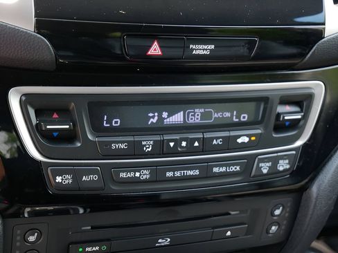 Used 2016 Honda Pilot Elite image 23