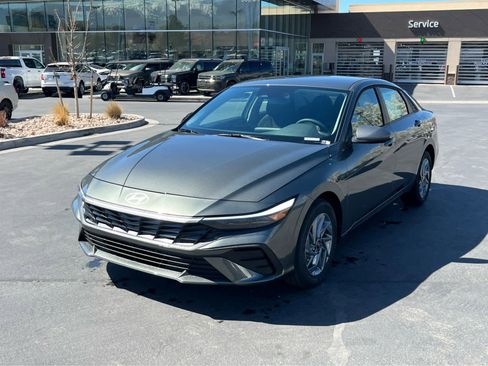 New 2026 Hyundai Elantra Blue image 2