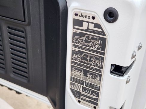 Used 2023 Jeep Wrangler Unlimited w/ Cold Weather Group image 47