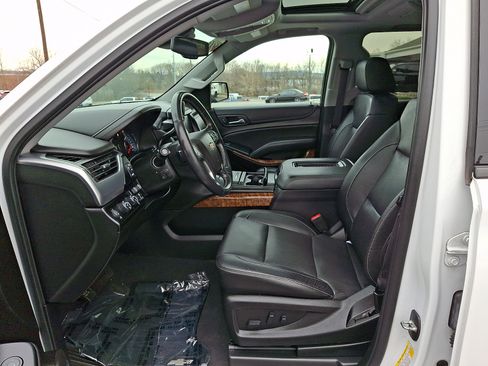 Used 2020 Chevrolet Suburban Premier image 14